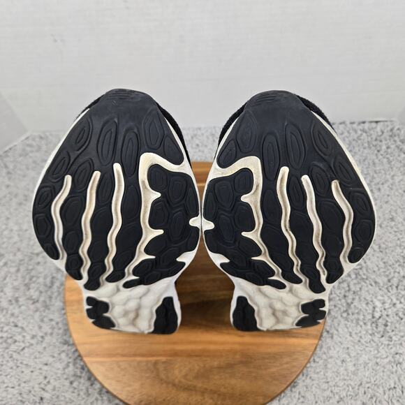 New Balance Mens 12D Fresh Foam 680v8 Black White Gym Daily Road Running Shoe - Picture 9 of 12